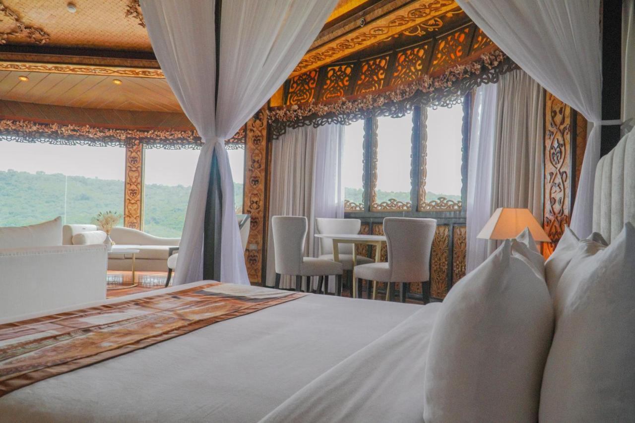 Rancho Bernardo Luxury Villas And Resort Bagac Экстерьер фото